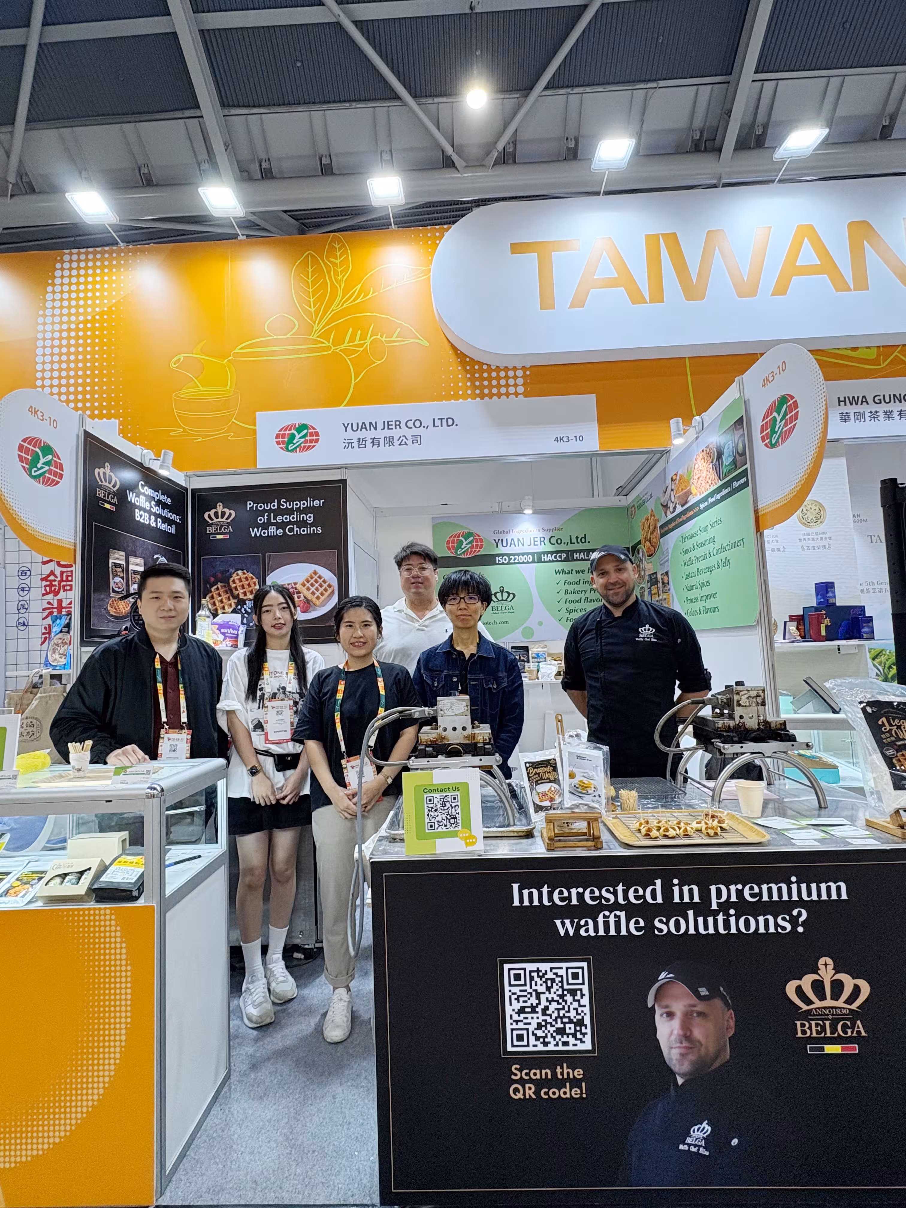 沅哲全體員工大合照